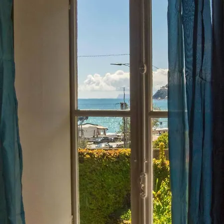 On The -30 Mt In Arenzano-genova Διαμέρισμα *